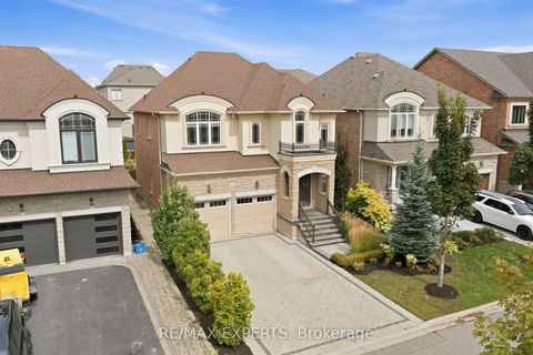 Photo 3 at 22 Garyscholl Road, Vellore Village, Vaughan