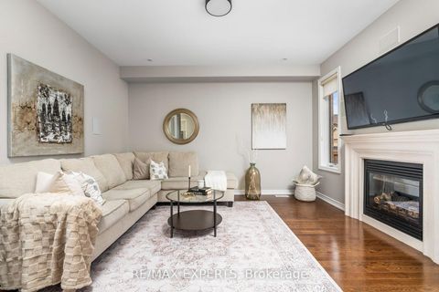 Photo 13 at 22 Garyscholl Road, Vellore Village, Vaughan