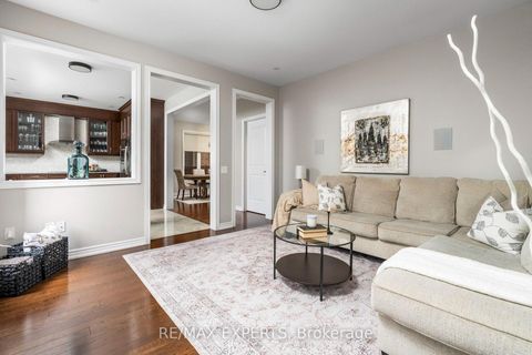 Photo 14 at 22 Garyscholl Road, Vellore Village, Vaughan