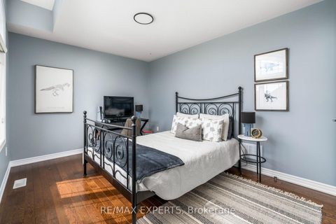 Photo 26 at 22 Garyscholl Road, Vellore Village, Vaughan