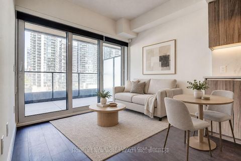 Photo 1 at 538 - 1 Concord Cityplace Way, Waterfront Communities C1, Toronto