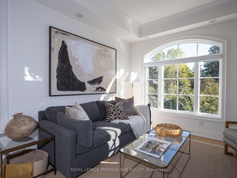 Photo 4 at 20 Earlington Avenue, Kingsway South, Toronto