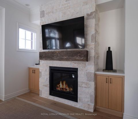 Photo 7 at 20 Earlington Avenue, Kingsway South, Toronto