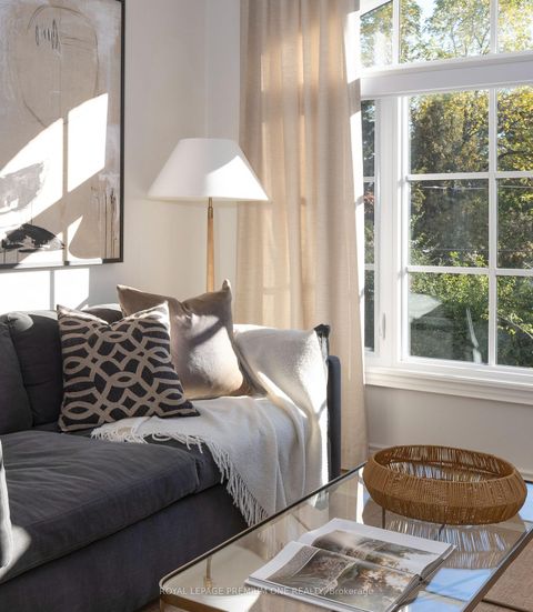 Photo 10 at 20 Earlington Avenue, Kingsway South, Toronto