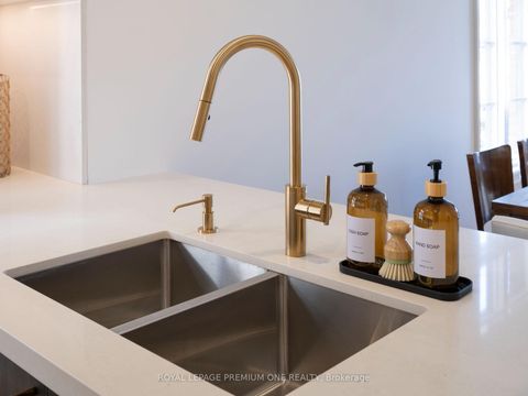 Photo 17 at 20 Earlington Avenue, Kingsway South, Toronto