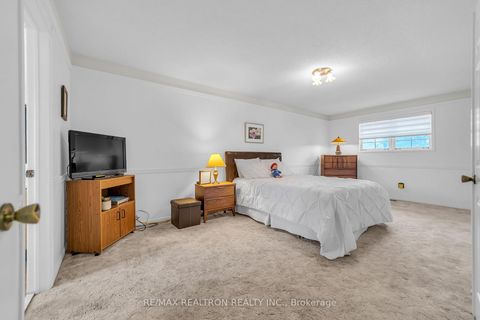 Photo 24 at 114 Golf Links Drive S, Aurora Highlands, Aurora