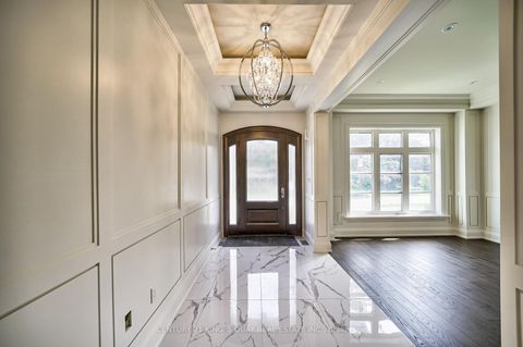 Photo 2 at 82 Cartier Crescent, Crosby, Richmond Hill