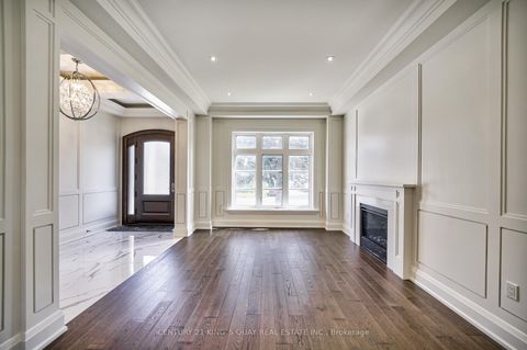 Photo 4 at 82 Cartier Crescent, Crosby, Richmond Hill