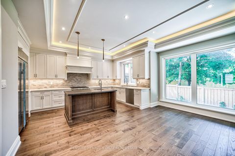 Photo 9 at 82 Cartier Crescent, Crosby, Richmond Hill