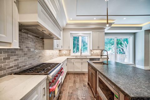 Photo 10 at 82 Cartier Crescent, Crosby, Richmond Hill