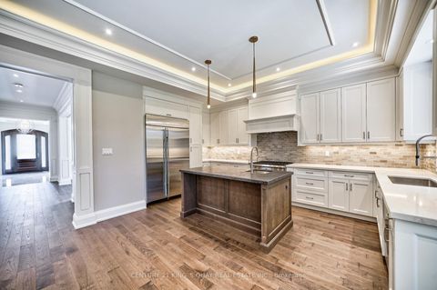 Photo 11 at 82 Cartier Crescent, Crosby, Richmond Hill