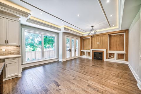 Photo 12 at 82 Cartier Crescent, Crosby, Richmond Hill