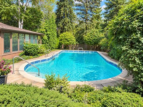 Photo 5 at 35 Tofino Crescent, Don Mills, Toronto
