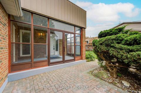 Photo 2 at 3 Mossbrook Crescent, Steeles, Toronto