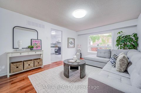 Photo 10 at 3 Mossbrook Crescent, Steeles, Toronto