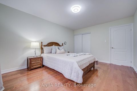Photo 33 at 3 Mossbrook Crescent, Steeles, Toronto