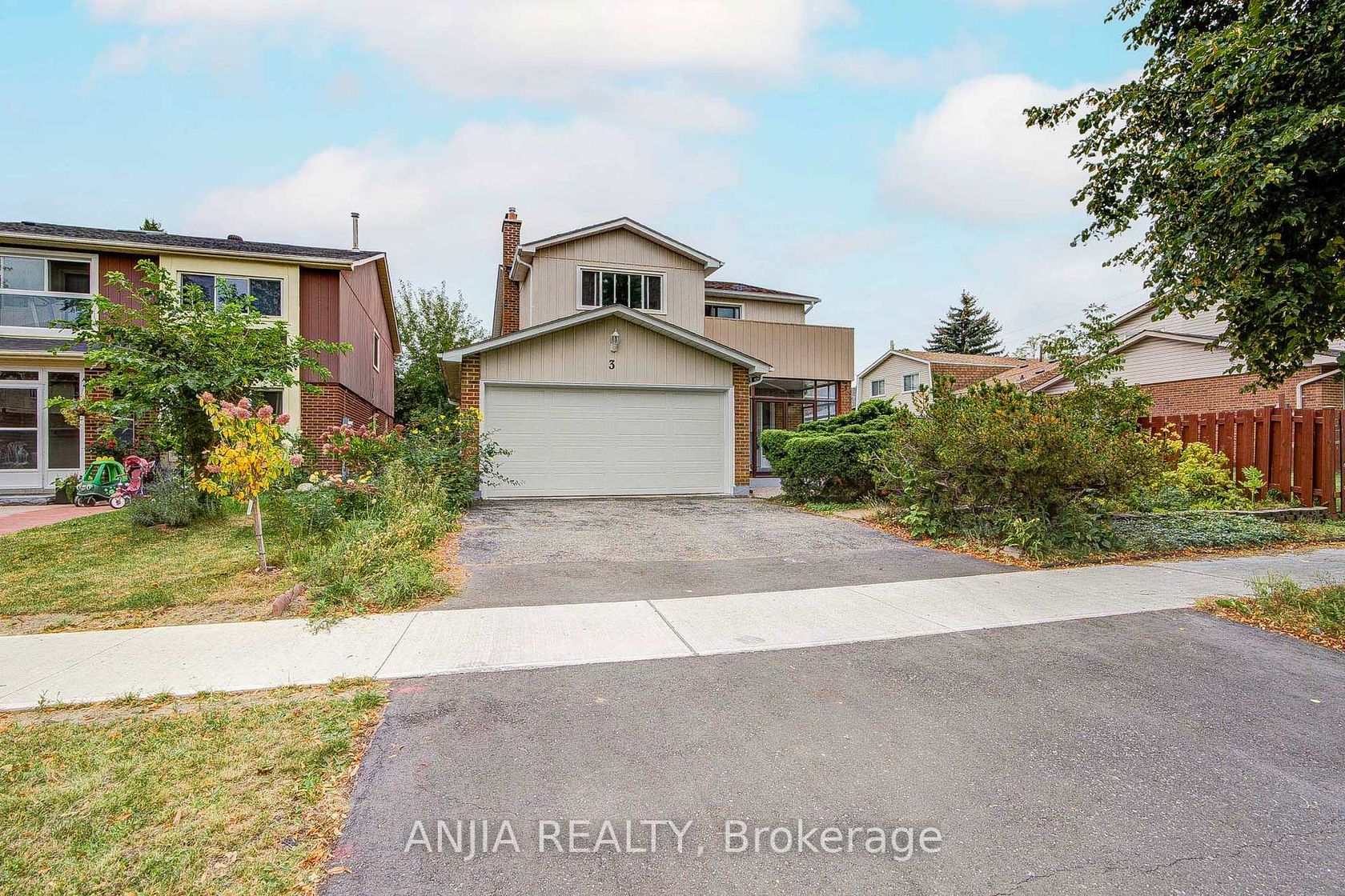 3 Mossbrook Crescent, Steeles, Toronto 