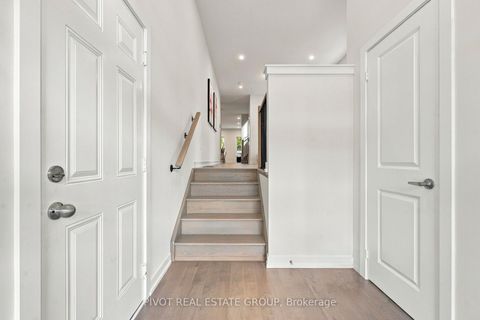 Photo 5 at 73 Danielle Moore Circle, Bendale, Toronto