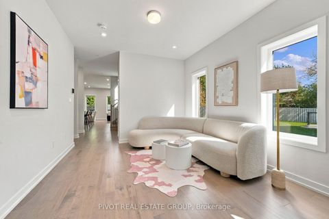 Photo 8 at 73 Danielle Moore Circle, Bendale, Toronto