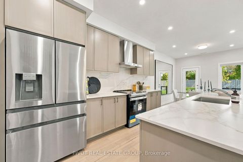 Photo 12 at 73 Danielle Moore Circle, Bendale, Toronto