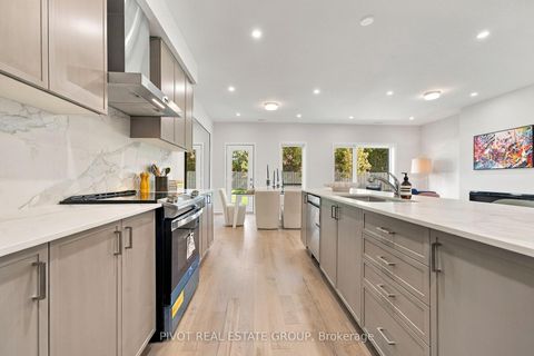 Photo 13 at 73 Danielle Moore Circle, Bendale, Toronto