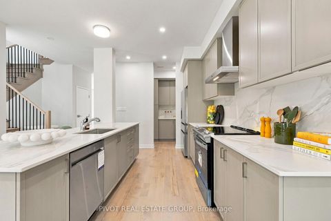 Photo 15 at 73 Danielle Moore Circle, Bendale, Toronto