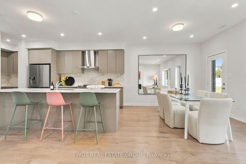 Photo 16 at 73 Danielle Moore Circle, Bendale, Toronto