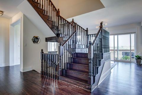 Photo 10 at 38 Ridgepoint Road, Kleinburg, Vaughan
