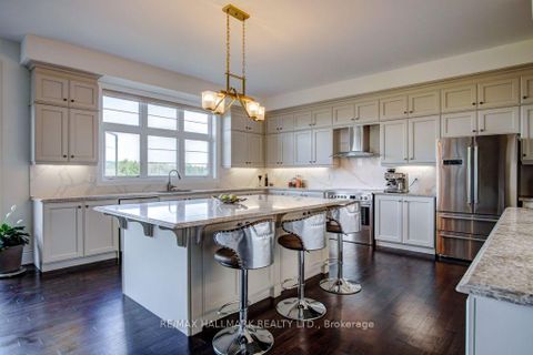 Photo 11 at 38 Ridgepoint Road, Kleinburg, Vaughan