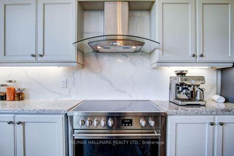 Photo 15 at 38 Ridgepoint Road, Kleinburg, Vaughan
