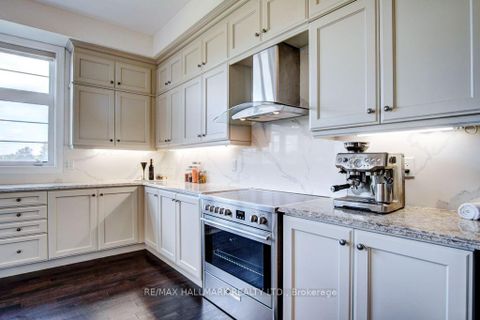 Photo 16 at 38 Ridgepoint Road, Kleinburg, Vaughan