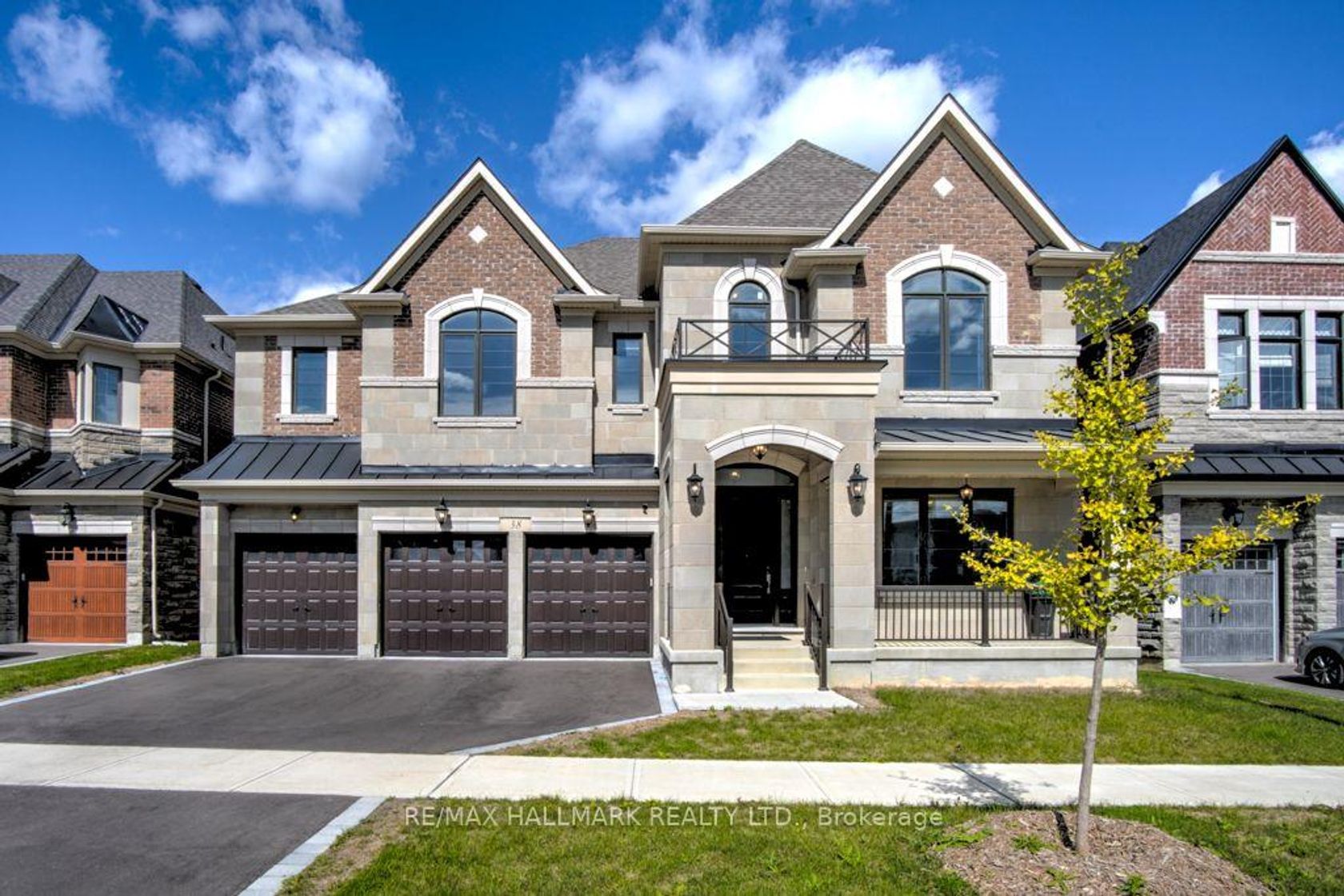 38 Ridgepoint Road, Kleinburg, Vaughan photo number 2