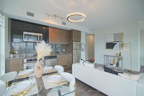 Photo 10 at 2202 - 89 Dunfield Avenue, Mount Pleasant West, Toronto