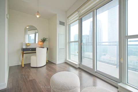 Photo 13 at 2202 - 89 Dunfield Avenue, Mount Pleasant West, Toronto