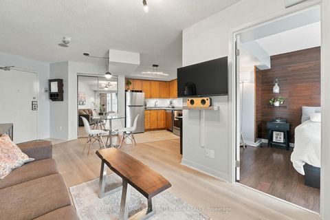 Photo 11 at 1102 - 650 Queens Quay W, Niagara, Toronto