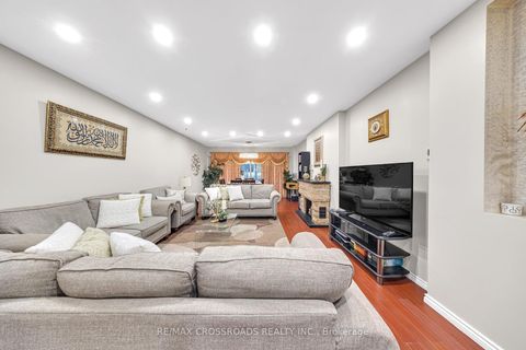 Photo 11 at 592A Danforth Road, Birchmount, Toronto