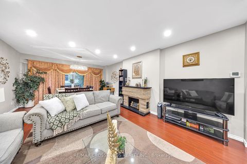 Photo 13 at 592A Danforth Road, Birchmount, Toronto