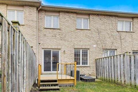 Photo 26 at 151 Amulet Crescent, Rouge Woods, Richmond Hill
