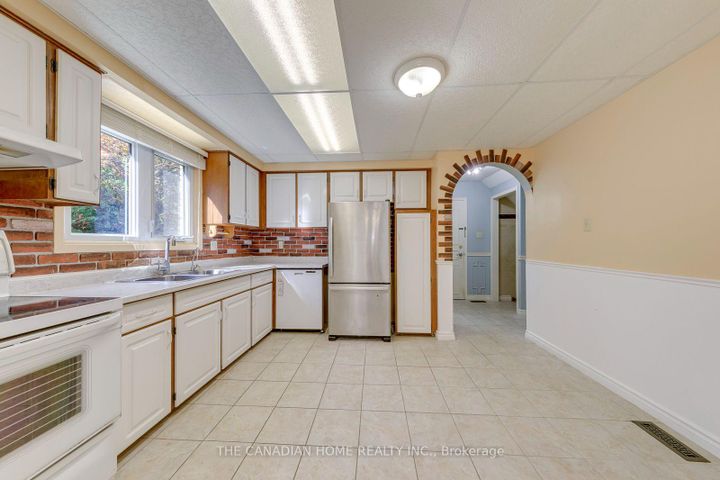 Photo 12 at 15 Newton Road, Brampton North, Brampton