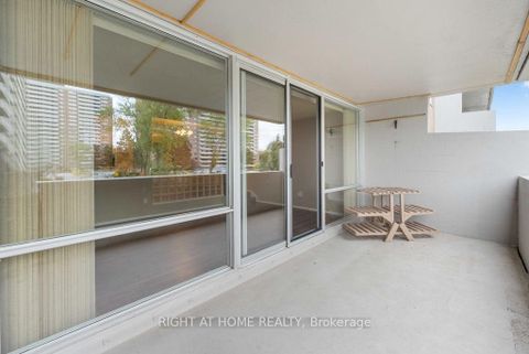 Photo 13 at 206 - 270 Scarlett Road, Smythe, Toronto