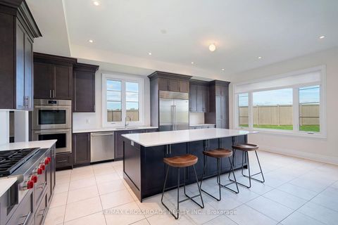 Photo 10 at 65 Terravista Crescent, Vellore Village, Vaughan