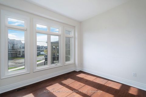Photo 16 at 65 Terravista Crescent, Vellore Village, Vaughan