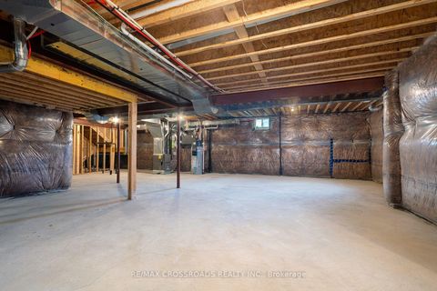 Photo 39 at 65 Terravista Crescent, Vellore Village, Vaughan