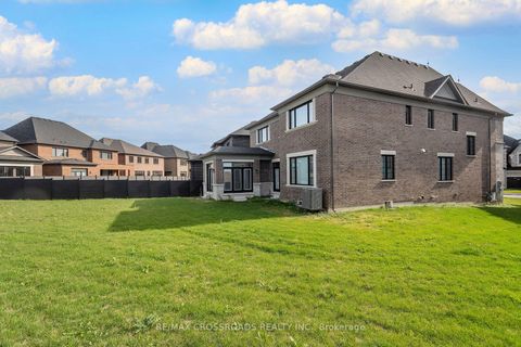 Photo 45 at 65 Terravista Crescent, Vellore Village, Vaughan
