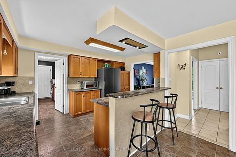 Photo 13 at 48 Broadview Avenue, Historic Lakeshore Communities, Georgina