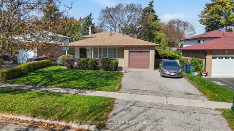 Photo 1 at 5 Erinlea Crescent, Woburn, Toronto