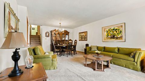 Photo 4 at 5 Erinlea Crescent, Woburn, Toronto