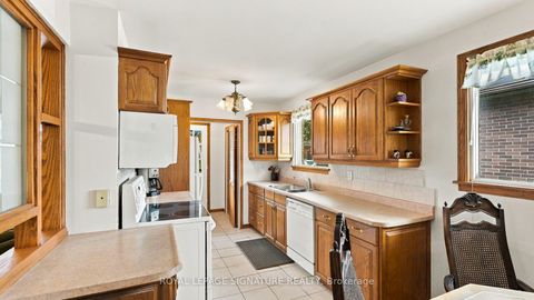 Photo 9 at 5 Erinlea Crescent, Woburn, Toronto