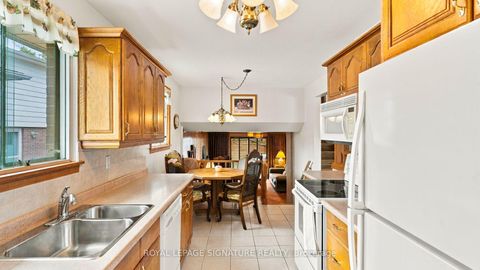 Photo 11 at 5 Erinlea Crescent, Woburn, Toronto
