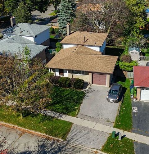 Photo 32 at 5 Erinlea Crescent, Woburn, Toronto